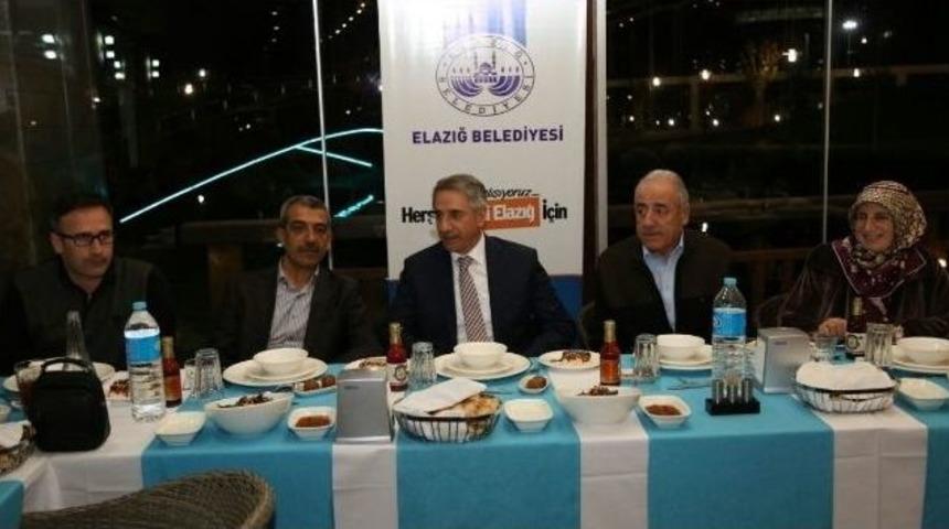 Elazığ Belediye Başkan Yanılmaz, Akademisyenlerle Bir Araya Geldi
