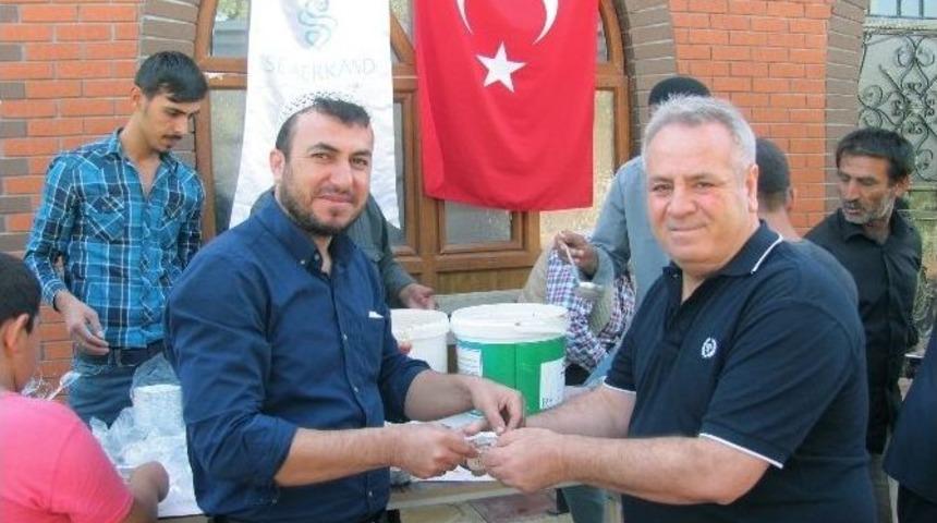 Semerkand Vakfı&rsquo;ndan Aşure İkramı