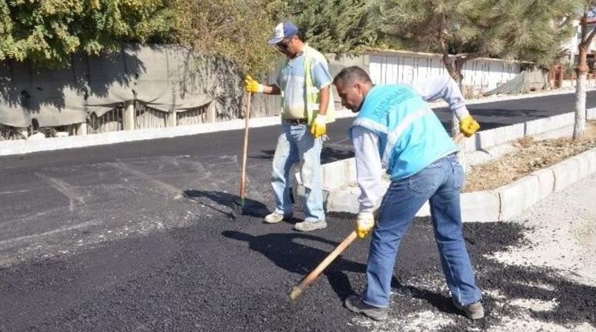 Kuşadası Karaova’da Asfalt Çalışması Başladı