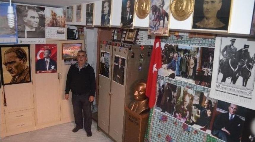İki Evini Atat&uuml;rk Fotoğrafları İle Donattı