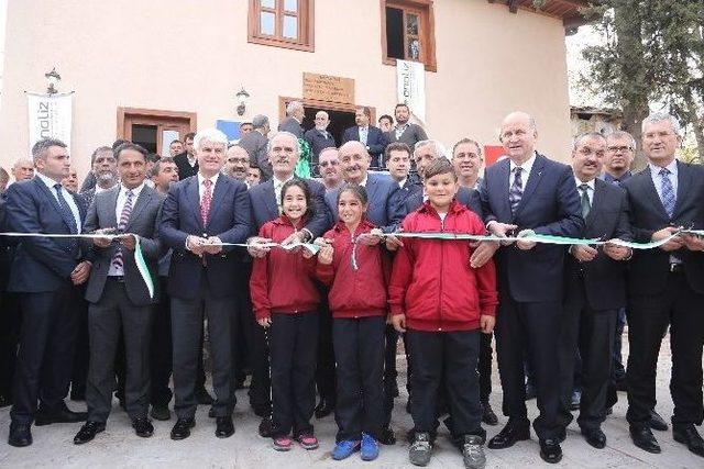 4 Asırlık Tahtalı Cami Ayağa Kaldırıldı