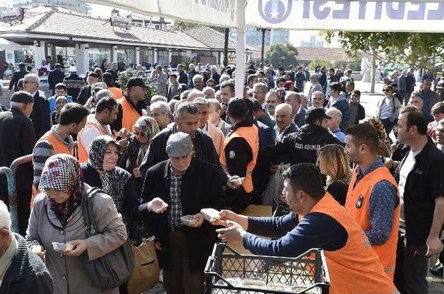 Ankara Büyükşehir’den, Hacı Bayram’da Aşure İkramı