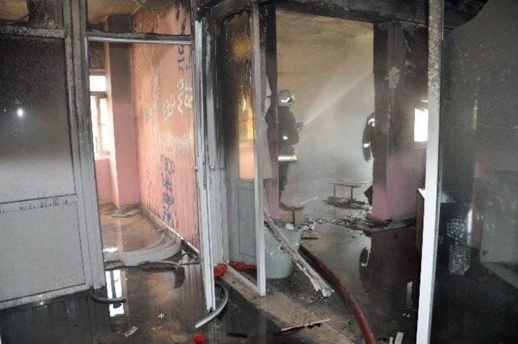 Eski Hastanede Çıkan Yangın Korkuttu G2