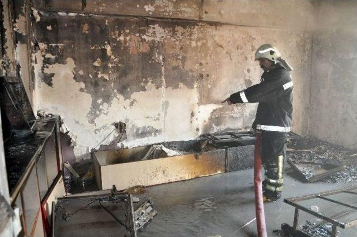 Eski Hastanede Çıkan Yangın Korkuttu G3