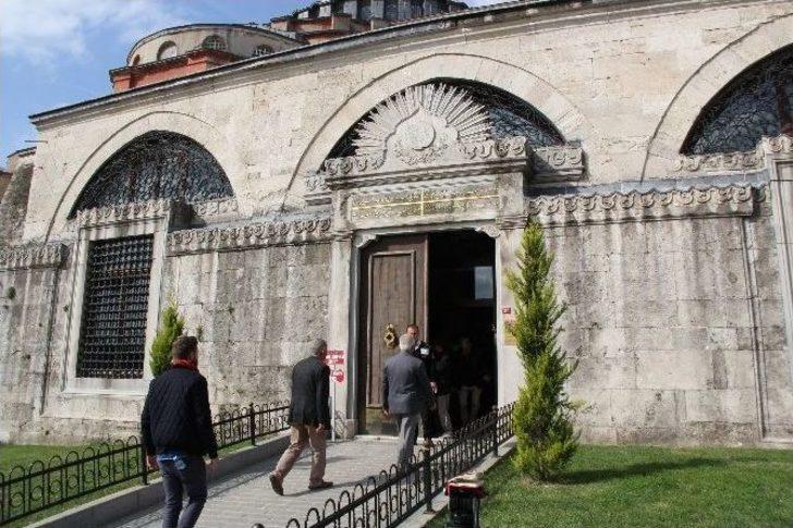 Ayasofya Müzesi Hünkar Kasrı’nda İlk Cuma Namazı Kılındı G2