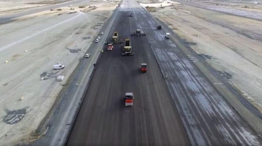 3. Havalimanı&rsquo;nın İlk Asfalt &Ccedil;alışmaları Havadan G&ouml;r&uuml;nt&uuml;lendi
