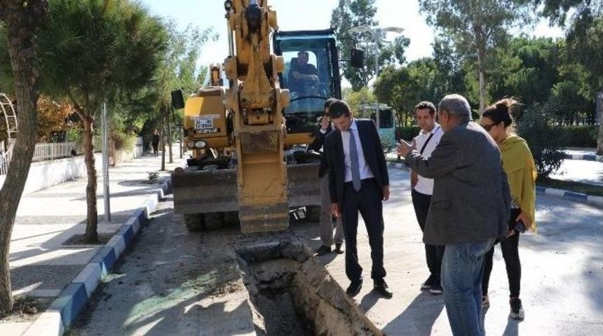 Mahallenin 30 Yıllık İ&ccedil;me Suyu Hattı Yenileniyor