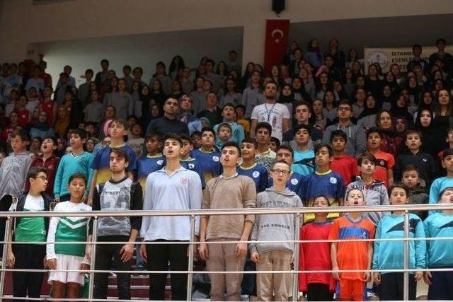 Esenler, 2 Bin 16 Metre Türk Bayrağı İle Rekor Kırmaya Hazırlanıyor