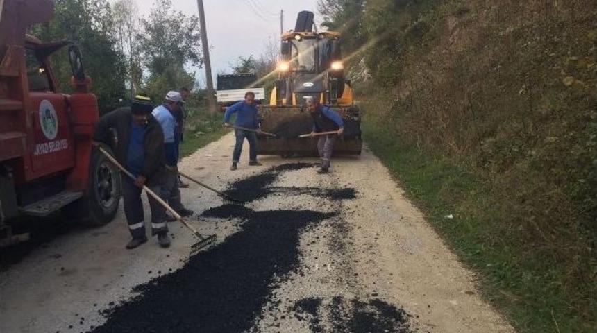 Akyazı&rsquo;da Asfalt Yama &Ccedil;alışmaları S&uuml;r&uuml;yor