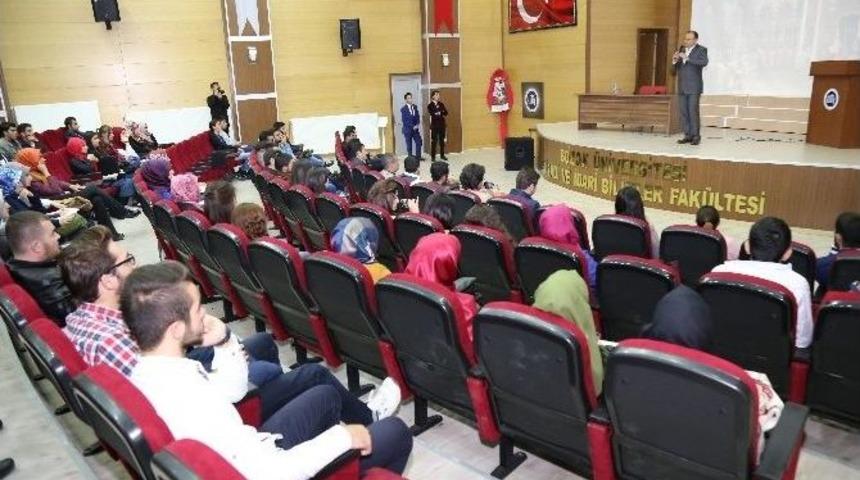 Do&ccedil;.dr. Şeker, &ldquo;osmanlı İmparatorluğu D&ouml;neminde Padişahlarla G&ouml;r&uuml;şecek El&ccedil;ilere Adab-ı Muaşeret &Ouml;ğretilirdi&rdquo;