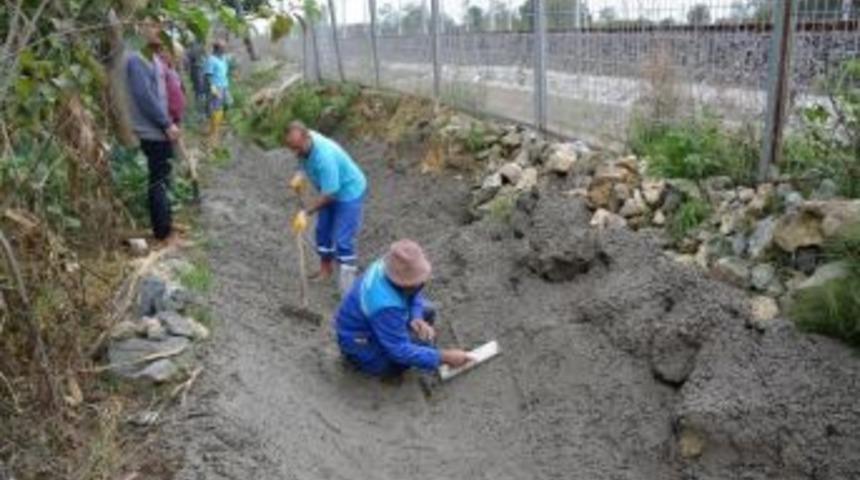 Derbent&rsquo;te Trapez Kanal &Ccedil;alışması