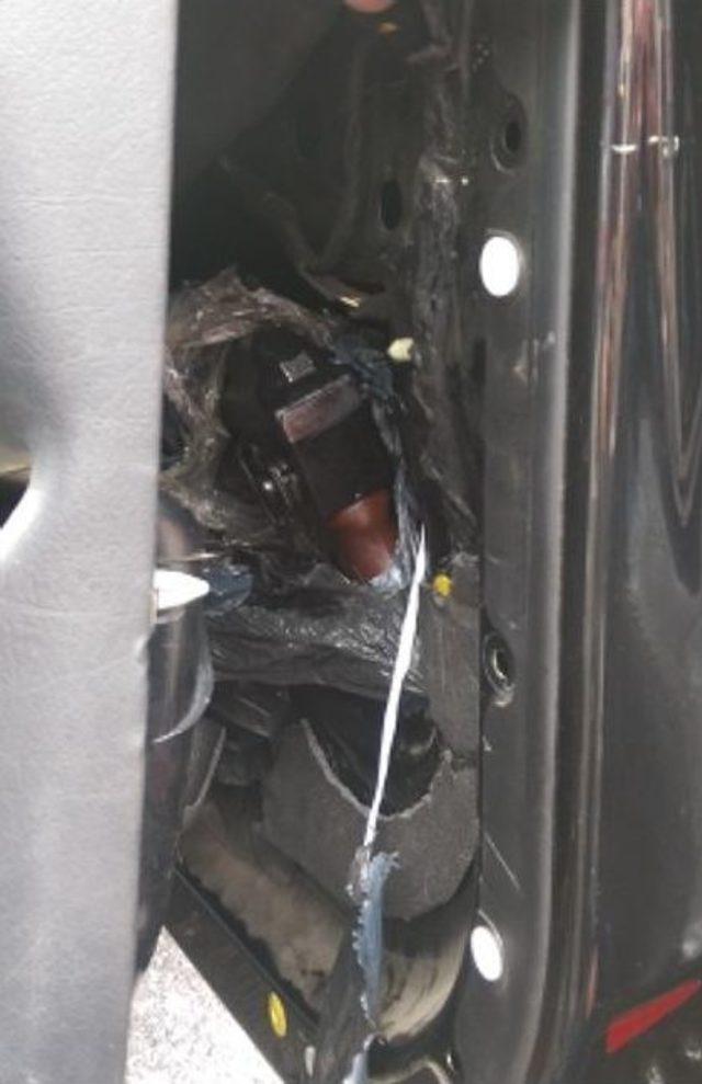 Derek&ouml;y&rsquo;de Bir Ara&ccedil;ta 3 Adet Kalaşnikof Bulundu 2