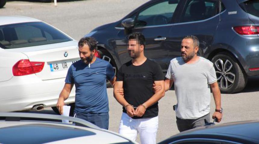 Aranıyor diye sahte kimlik kullandı, o da aranan şahıs &ccedil;ıktı