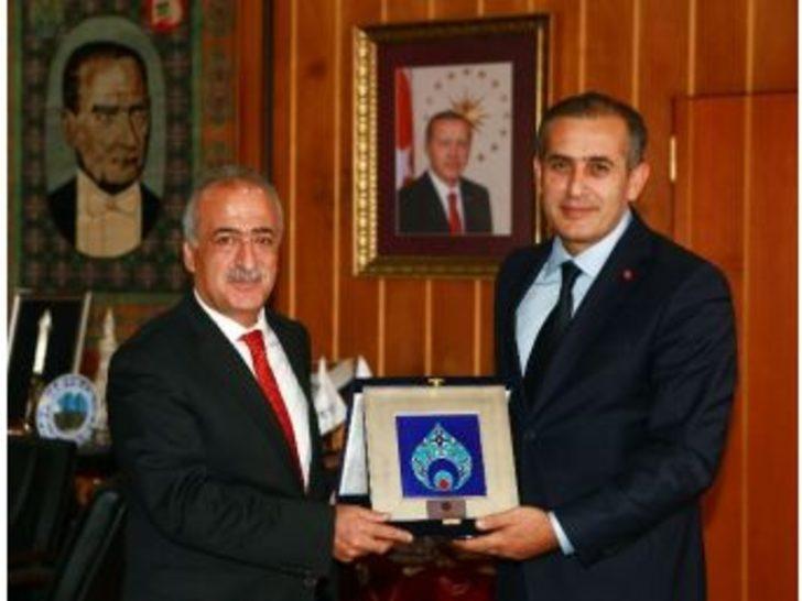 Eratün Başkanı Şener’den Rektör Çomaklı’ya Ziyaret