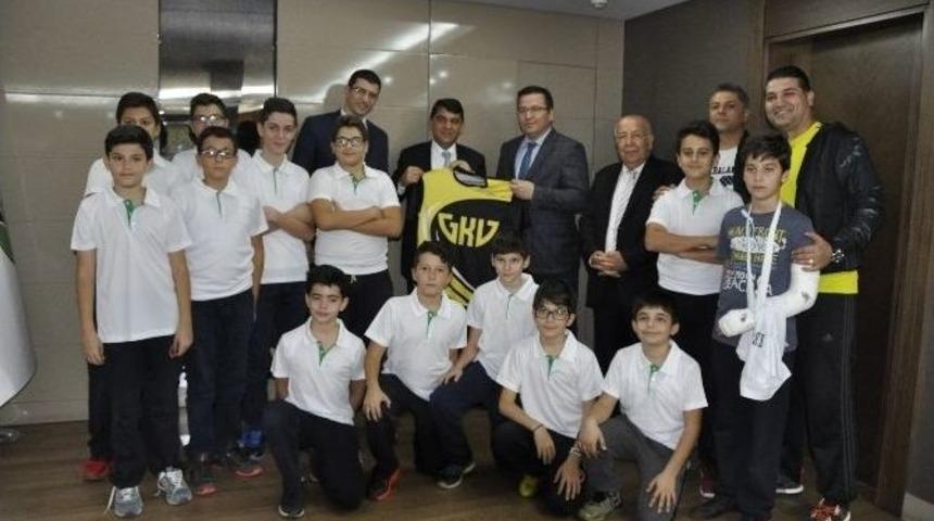 Gkv&rsquo;li Sporculardan Fadıloğlu&rsquo;na Teşekk&uuml;r Ziyareti