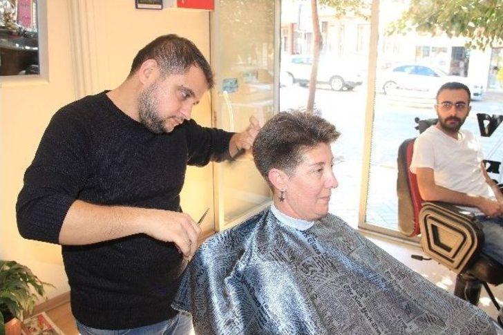 7 Yıldır Erkek Berberine Tıraş Oluyor G3