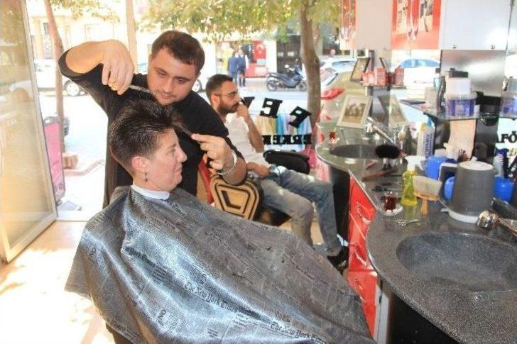 7 Yıldır Erkek Berberine Tıraş Oluyor G5