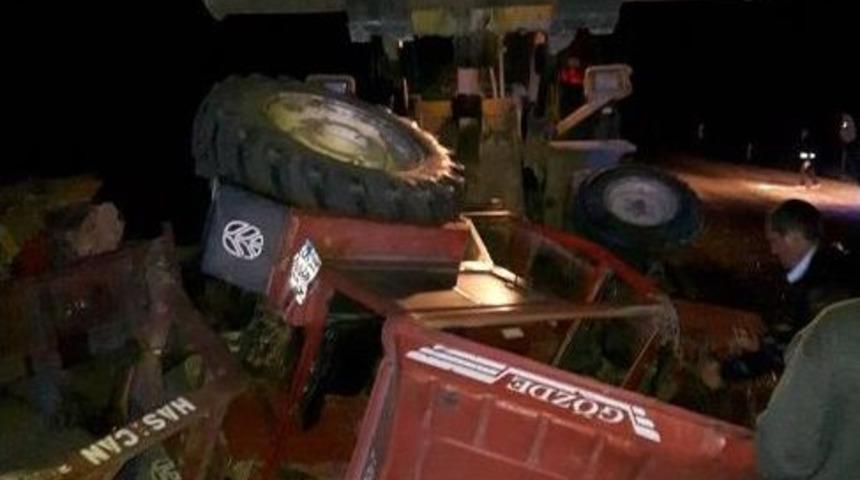 Bursa&rsquo;da Otomobil Trakt&ouml;re &Ccedil;arptı: 3 Yaralı