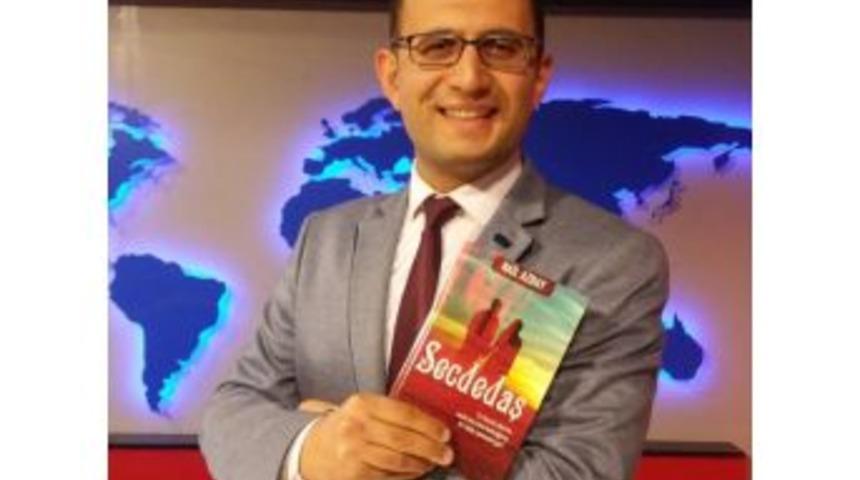 Sunduğu Haber B&uuml;lteninin Sonunda Evlenme Teklifinde Bulundu