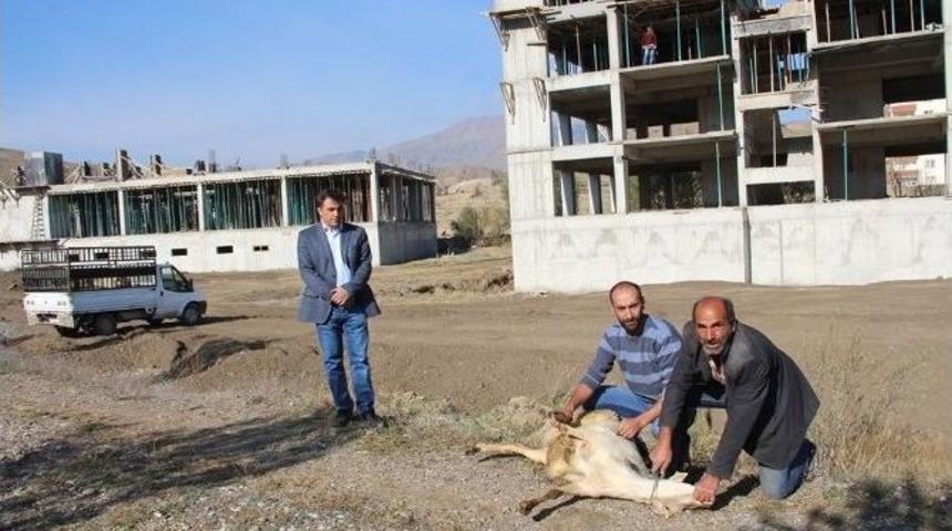 Garnizon İnşaatına &Ccedil;ifte Kurban