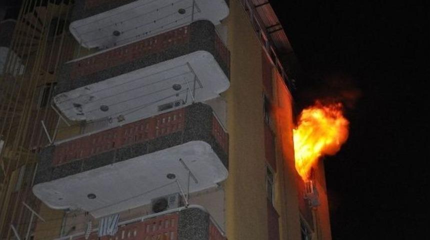 Kız Yurdunda &Ccedil;ıkan Yangın Korkuttu