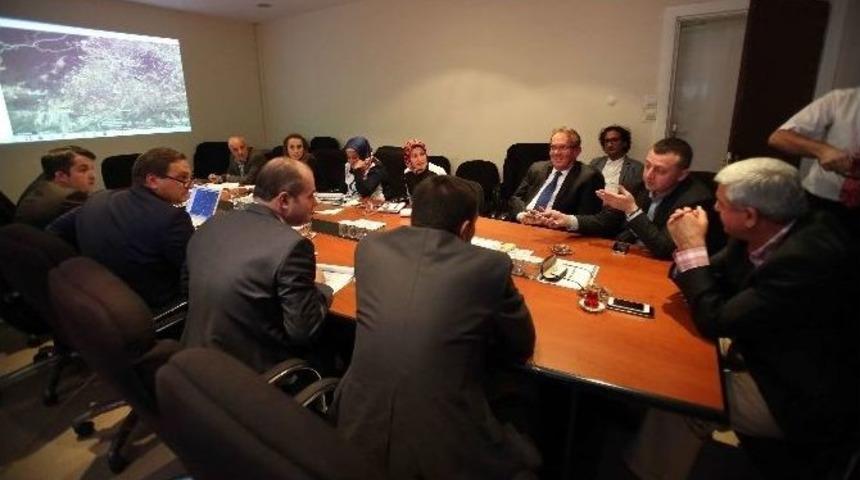 Başkan Karaosmanoğlu, Bilgilendirme Toplantısına Katıldı