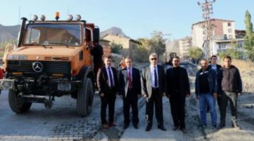 Vali Toprak Belediye &Ccedil;alışmalarını İnceledi