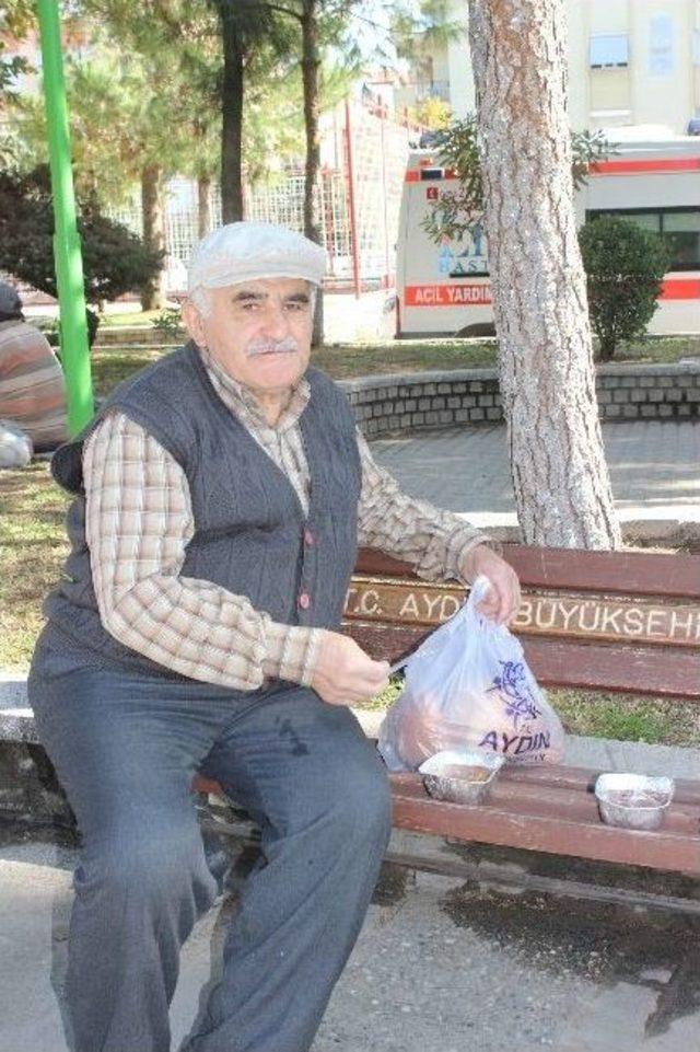 Doktorlar Gribe Karşı Bilimsel Aşure Dağıttı 2