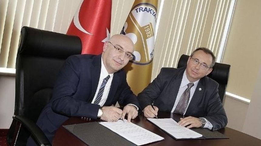 Milli Eğitim&rsquo;in Boşnak&ccedil;a Ve Arnavut&ccedil;a Eğitimine T&uuml;&rsquo;den Destek