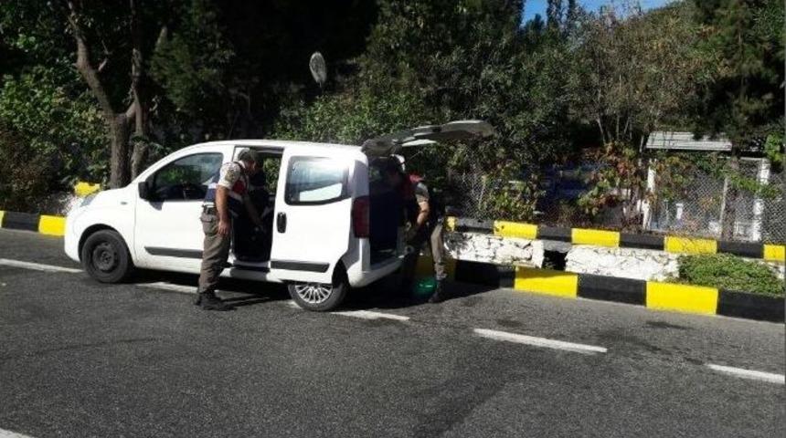 Marmaris&rsquo;te 263 Şişe Ka&ccedil;ak İ&ccedil;ki Ele Ge&ccedil;irildi