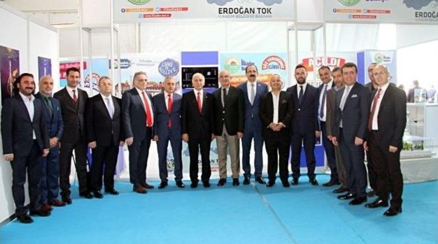 İlkadım Standına Ziyaret&ccedil;i Akını