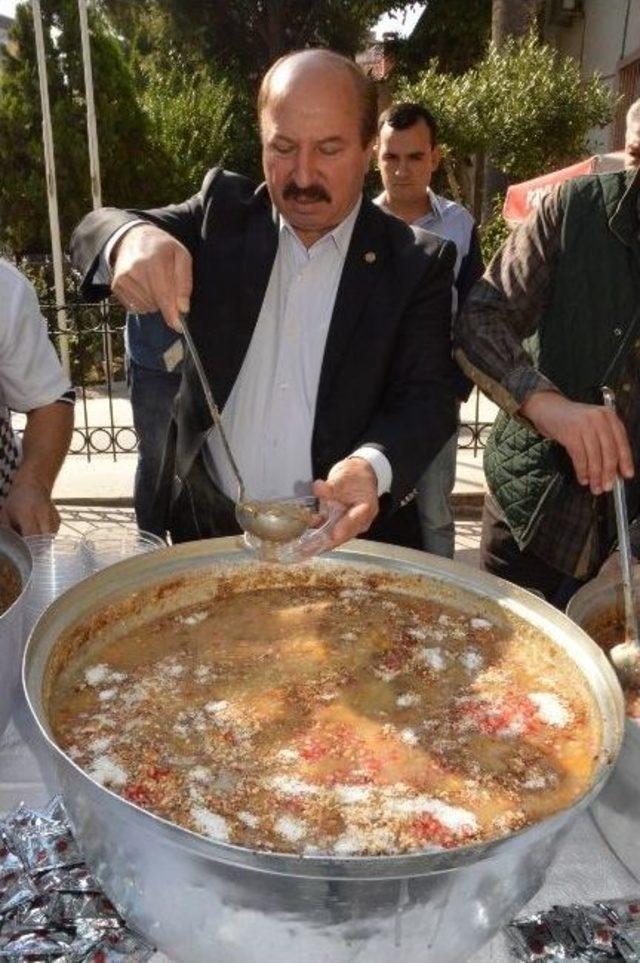 Manisalı Emlakçılardan Aşure Hayrı