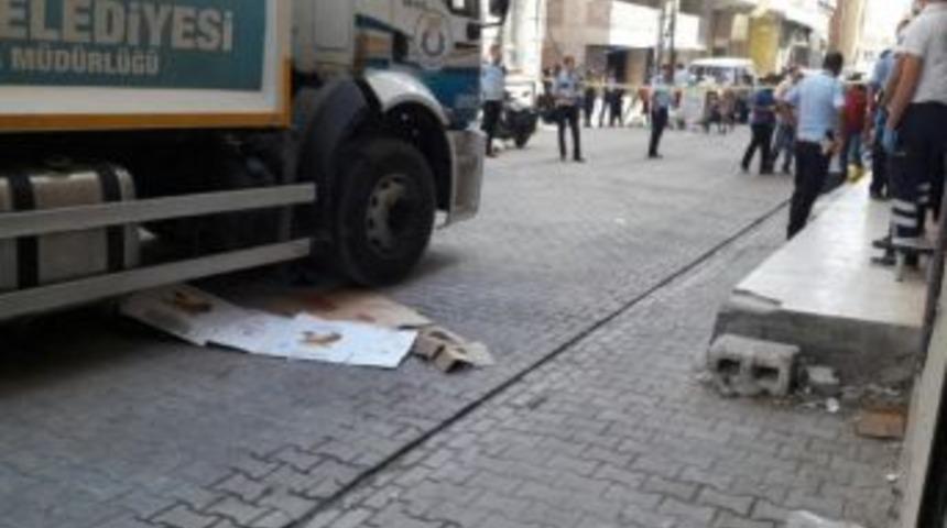 Belediye Aracının Ezdiği Suriyeli &Ccedil;ocuk Hayatını Kaybetti