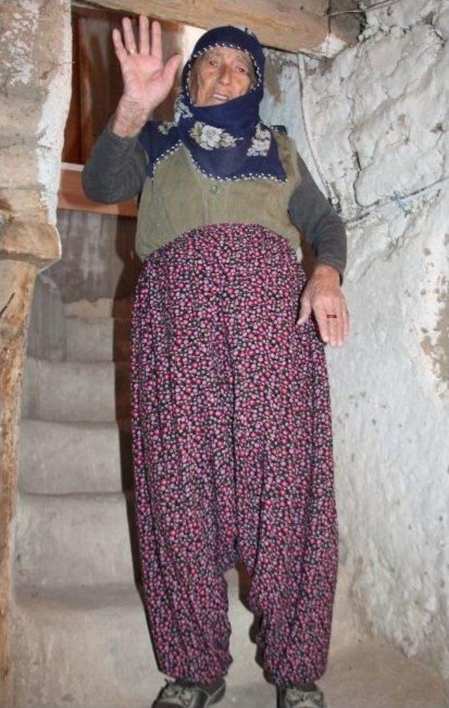 Feride Nine, Abd&rsquo;li Rose&rsquo;yi Bekliyor 2