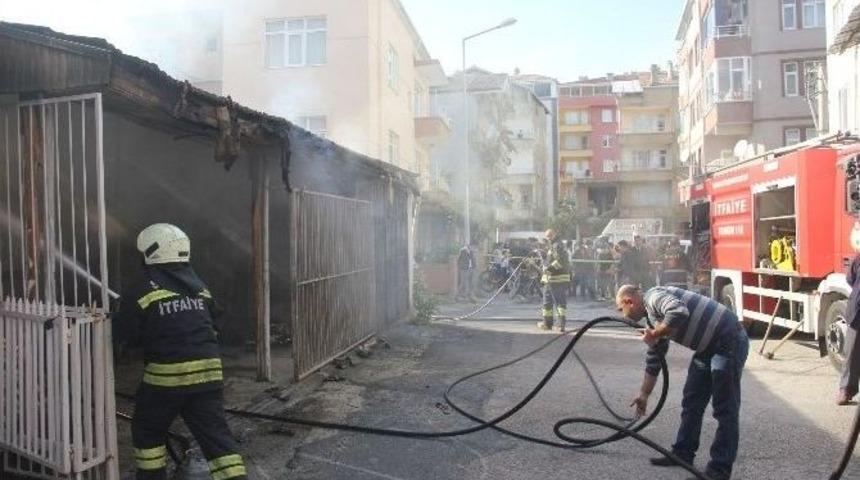Bafra&rsquo;da Depo Yangını