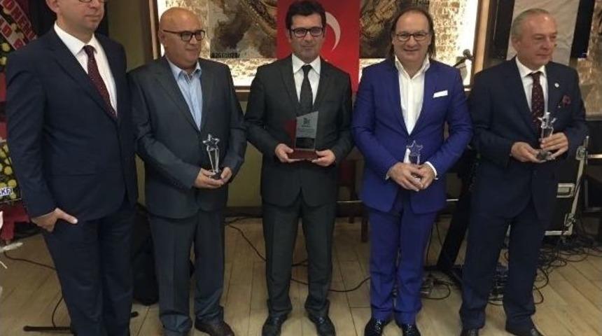 Bergama&rsquo;da K&uuml;lt&uuml;r Ve Sanata Katkı Sağlayanlar &Ouml;d&uuml;llendirildi