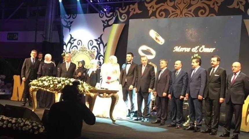 Cumhurbaşkanı Erdoğan Nikah Şahidi Oldu, 3 &Ccedil;ocuk Tavsiyesinde Bulundu