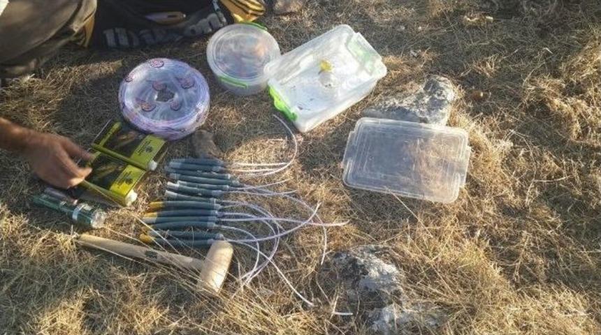 Tarihi Eser Aradıkları Sırada Su&ccedil;&uuml;st&uuml; Yakalandılar