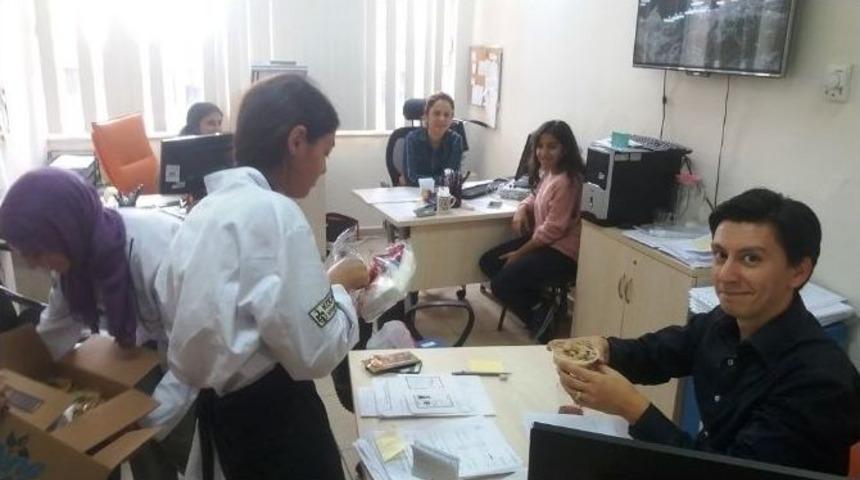 Beyaz Kalpler&rsquo;den Geleneksel Aşure Etkinliği