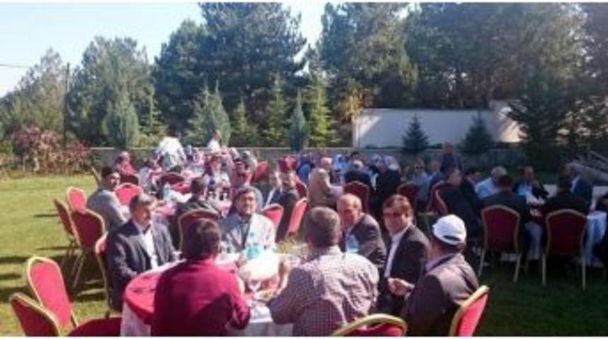 Beyşehir&rsquo;de Muhtar Eşleri Tanışma Yemeğinde Buluştu