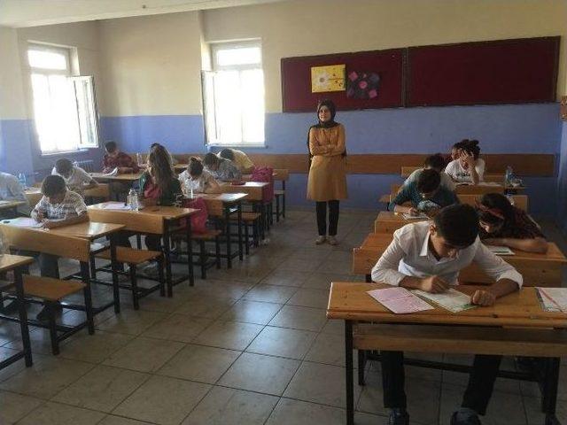 Silopi’de Öğrencilere Yönelik Deneme Sınavı