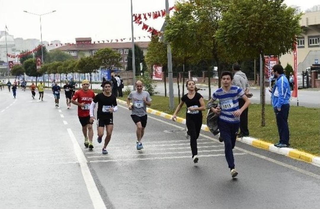 Fun Run Series 5. Etabı K&uuml;&ccedil;&uuml;k&ccedil;ekmede&rsquo;de Koşuldu