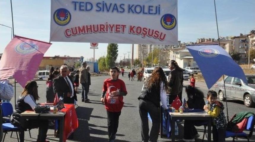 Sivas Ted Koleji &rsquo;cumhuriyet Koşusu&rsquo; D&uuml;zenledi