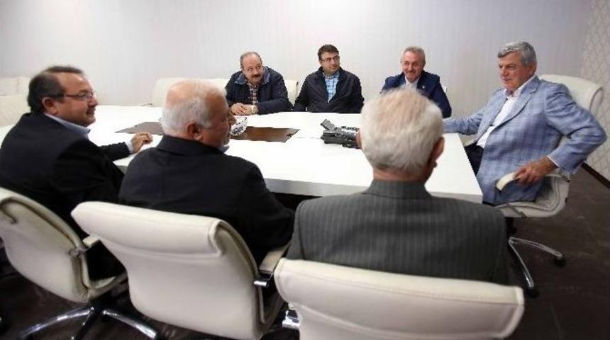 Başkan Karaosmanoğlu, Hask&ouml;y Ve K&uuml;&ccedil;&uuml;k Sanayi Sitelerinin Temsilcilerini Ağırladı