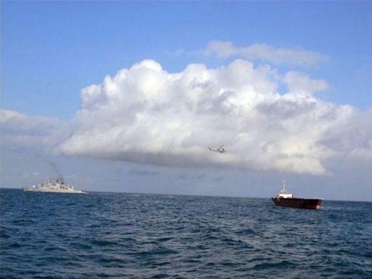 Yardım İsteyen 8 Personel, Gemiden Böyle Kurtarıldı G3