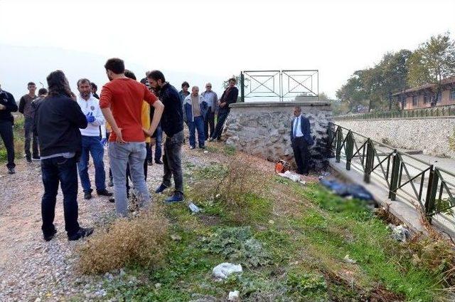 Dere Kenarında Ölü Bulundu