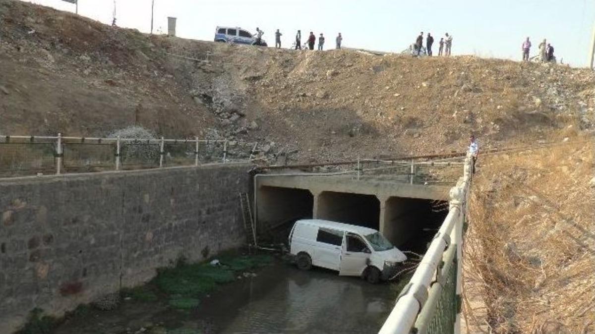 Dereye U&ccedil;an Ara&ccedil;tan Yara Almadan &Ccedil;ıktı