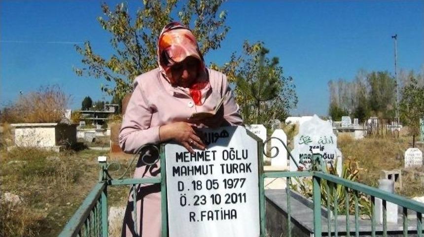 Erciş Depreminin 5. Yılında Da G&ouml;zyaşları Dinmedi