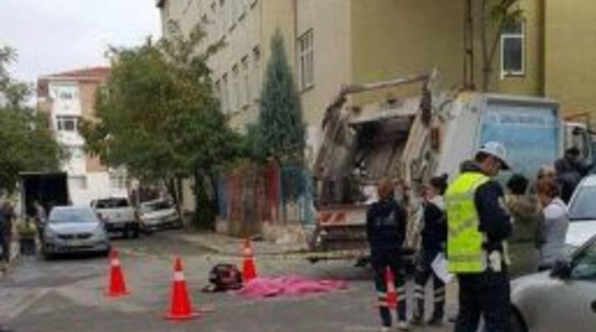 &Ccedil;&ouml;p Kamyonunun Altında Kalan Yaşlı Kadın &Ouml;ld&uuml;