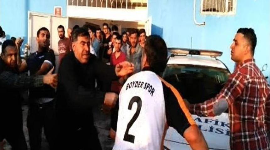 Ma&ccedil; Sonrası Taraftar Birbirine Girdi
